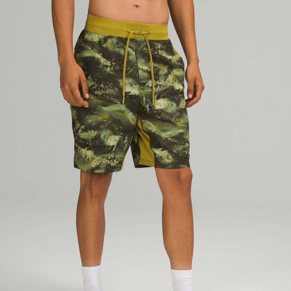Lululemon T.H.E. Linerless Short 9" Men's Large High Dive Auric Gold Multi